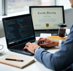 آیا مدرک دانشگاهی برای کار برنامه‌نویسی در کانادا مهم است؟